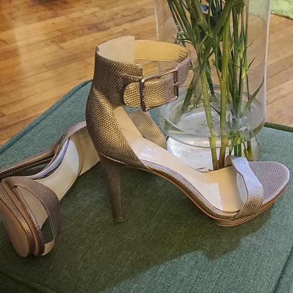 Calvin Klein Vivian Pewter Size 9.5 Heels - Picture 3 of 3